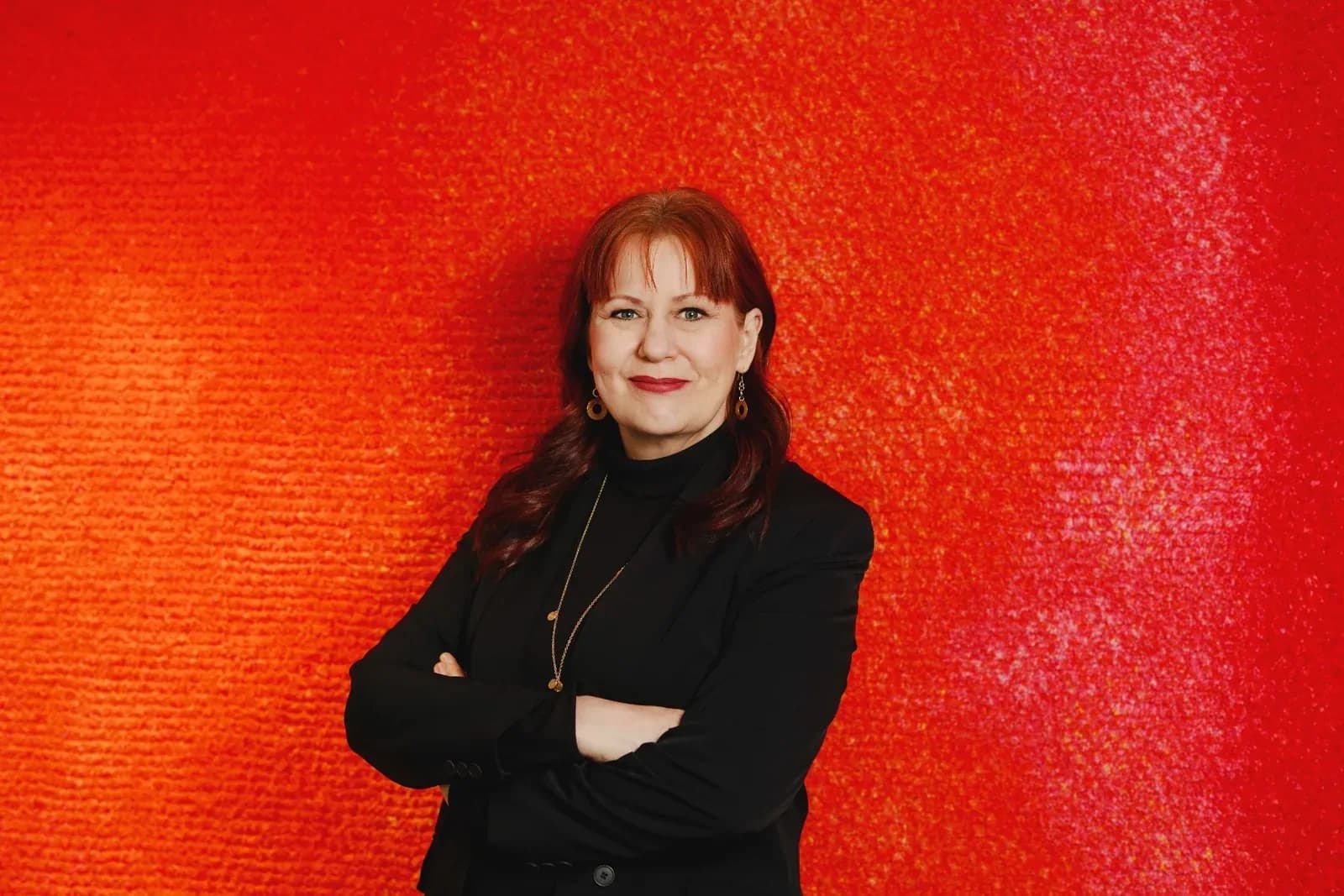 Elina Hiltunen speaking at an event, photo by Sabrina Bqain