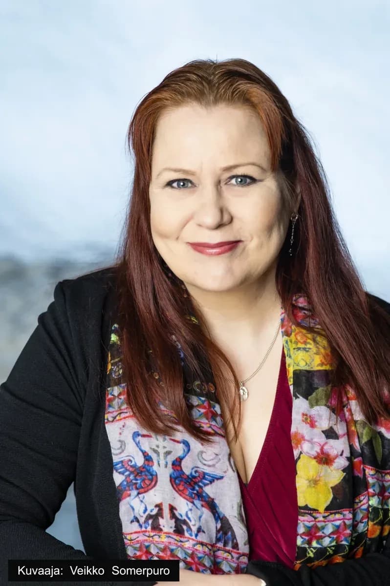 Elina Hiltunen portrait, photo by Veikko Somerpuro