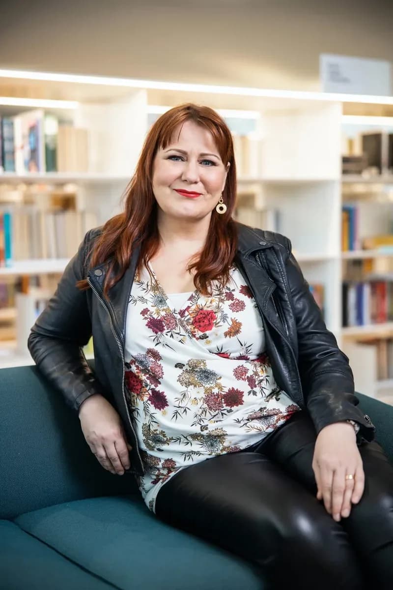 Elina Hiltunen portrait, photo by Petri Mast